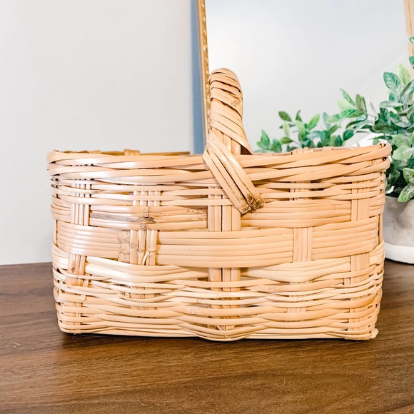 Vintage Boho Wicker Rattan Picnic Basket - Picture 4 of 9